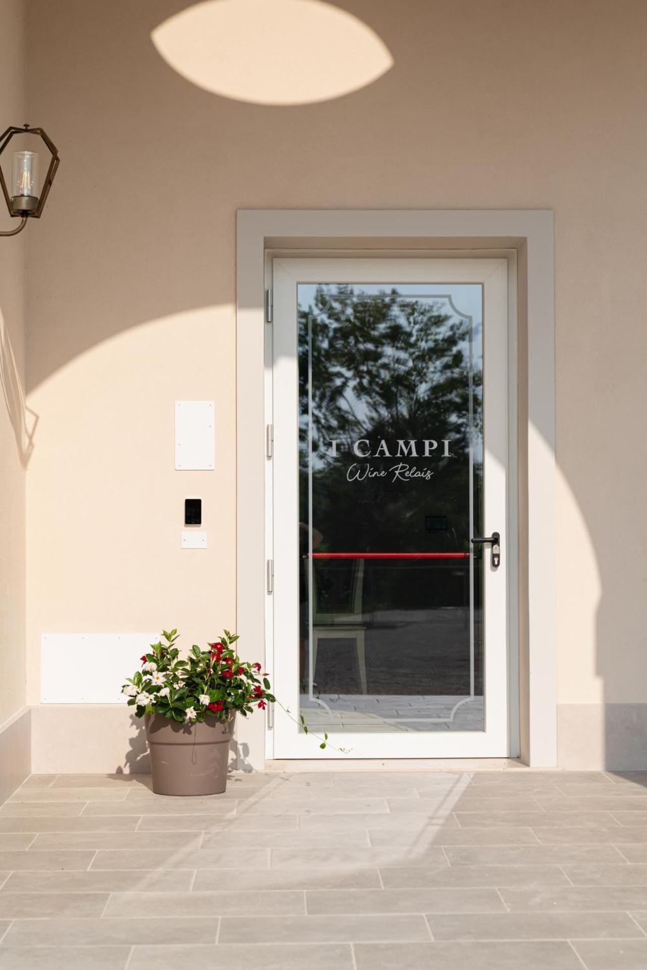 I Campi Wine Relais Hotel Ronchi  Exterior foto